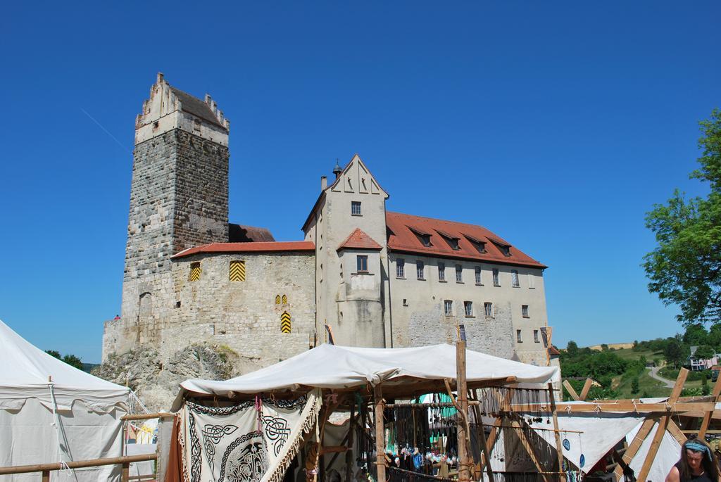 ホテル Burg Katzenstein Katzenstein  エクステリア 写真