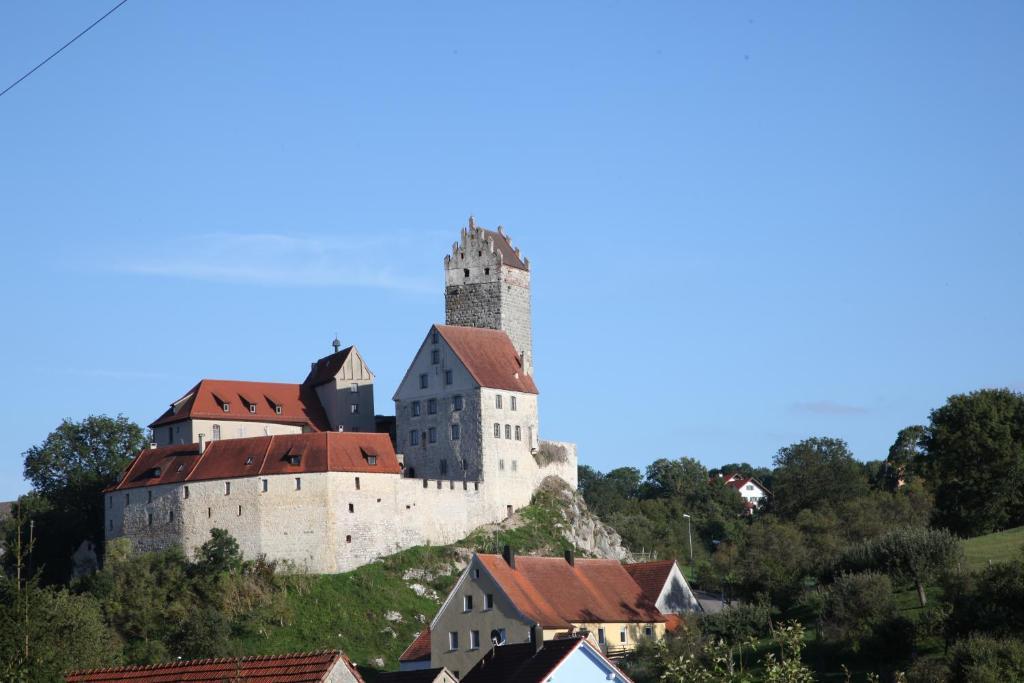 ホテル Burg Katzenstein Katzenstein  エクステリア 写真
